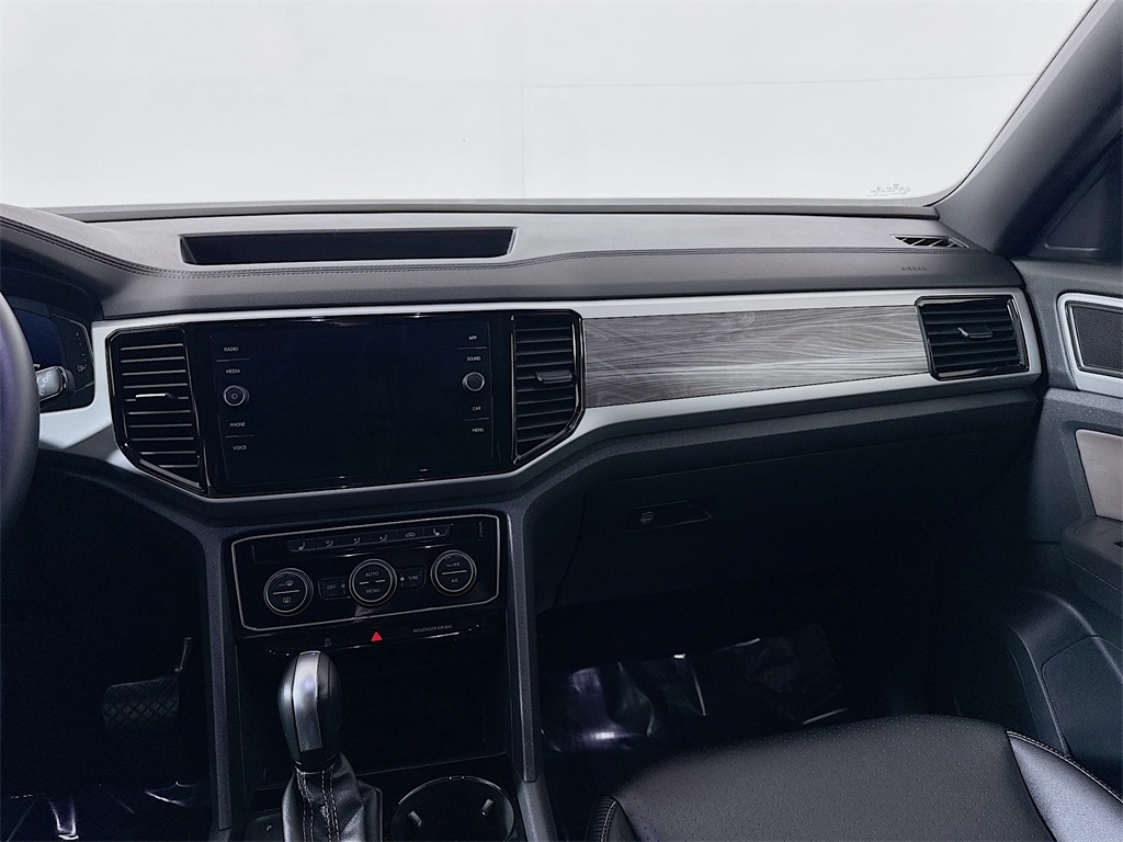 2023 Volkswagen Atlas Cross Sport V6 SE Technology photo 8