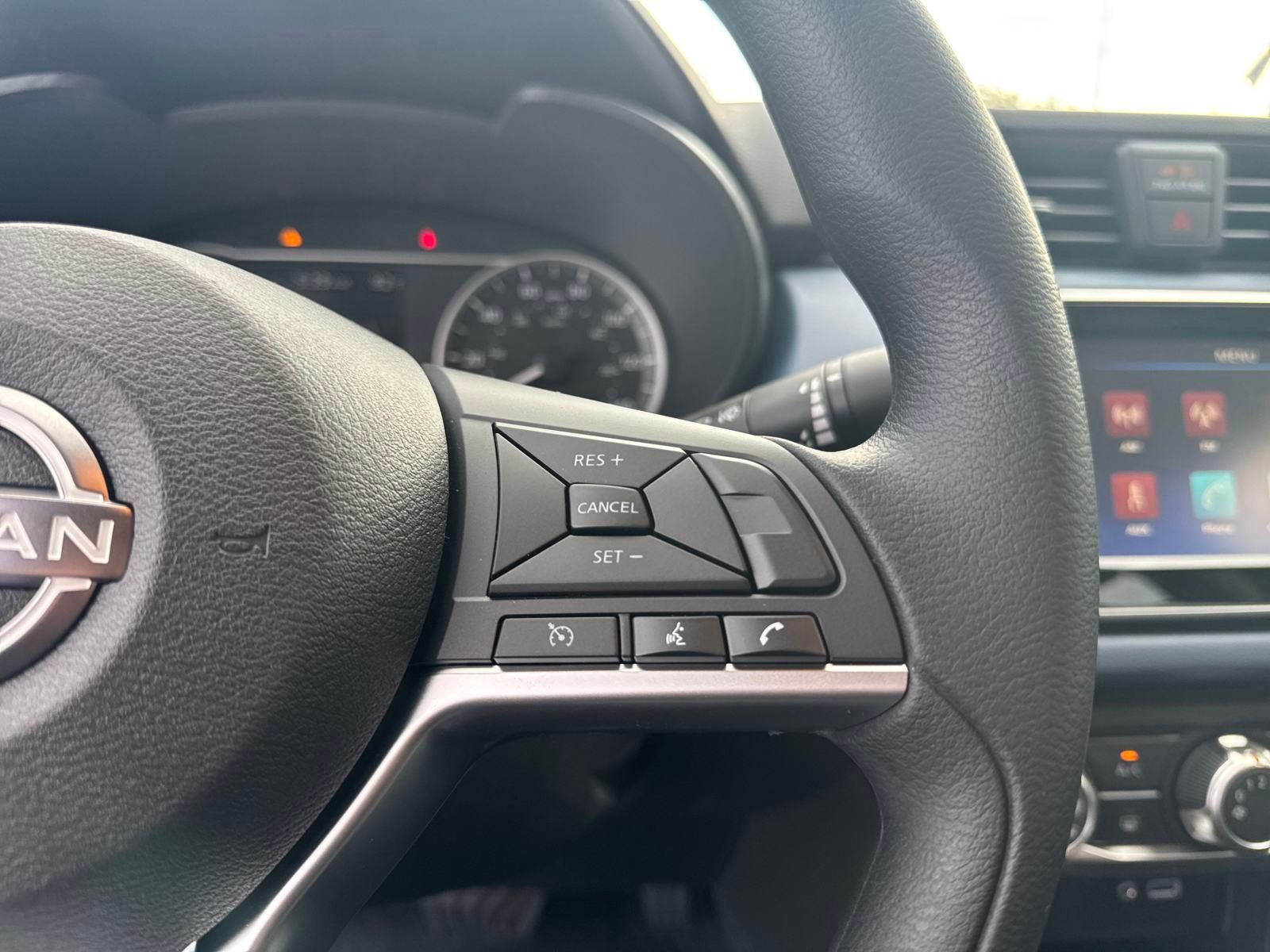 2025 Nissan Versa 1.6 SV photo 14