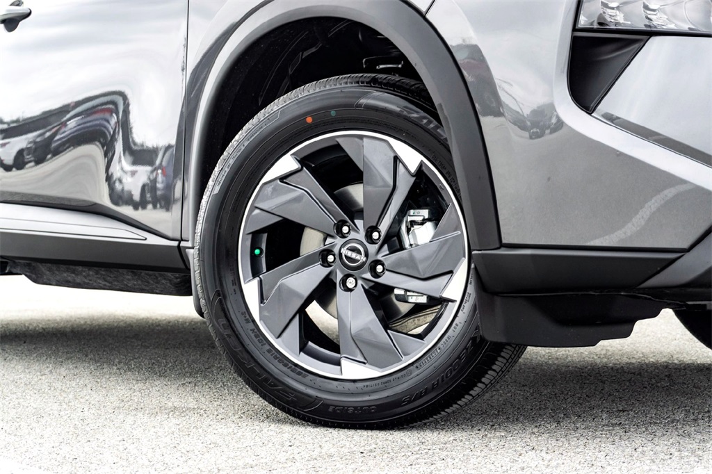 2026 Nissan Rogue SV photo 2