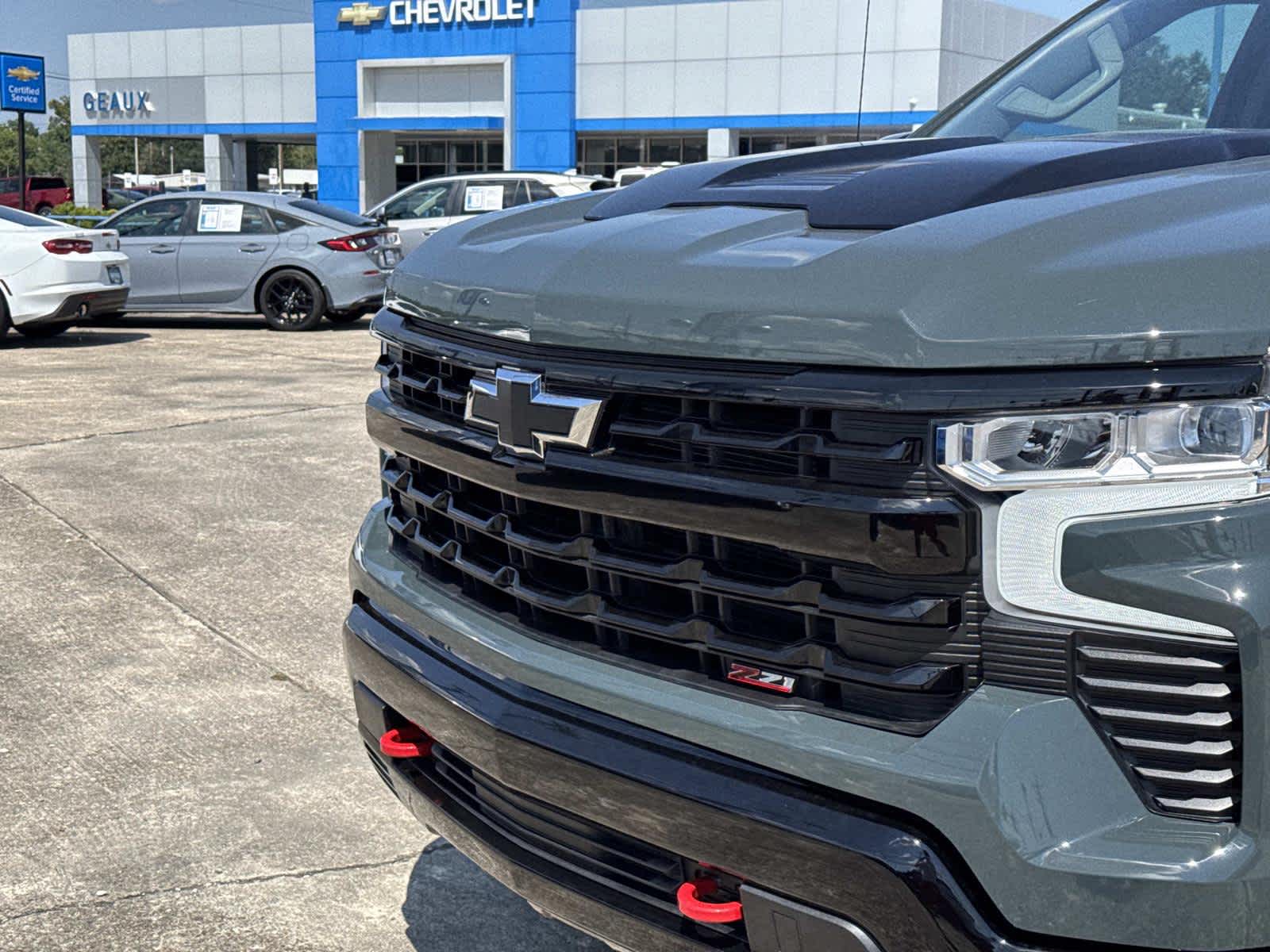 2025 Chevrolet Silverado 1500 LT Trail Boss photo 2