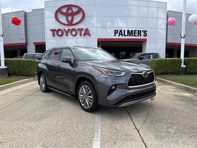 2022 Toyota Highlander Platinum's photo