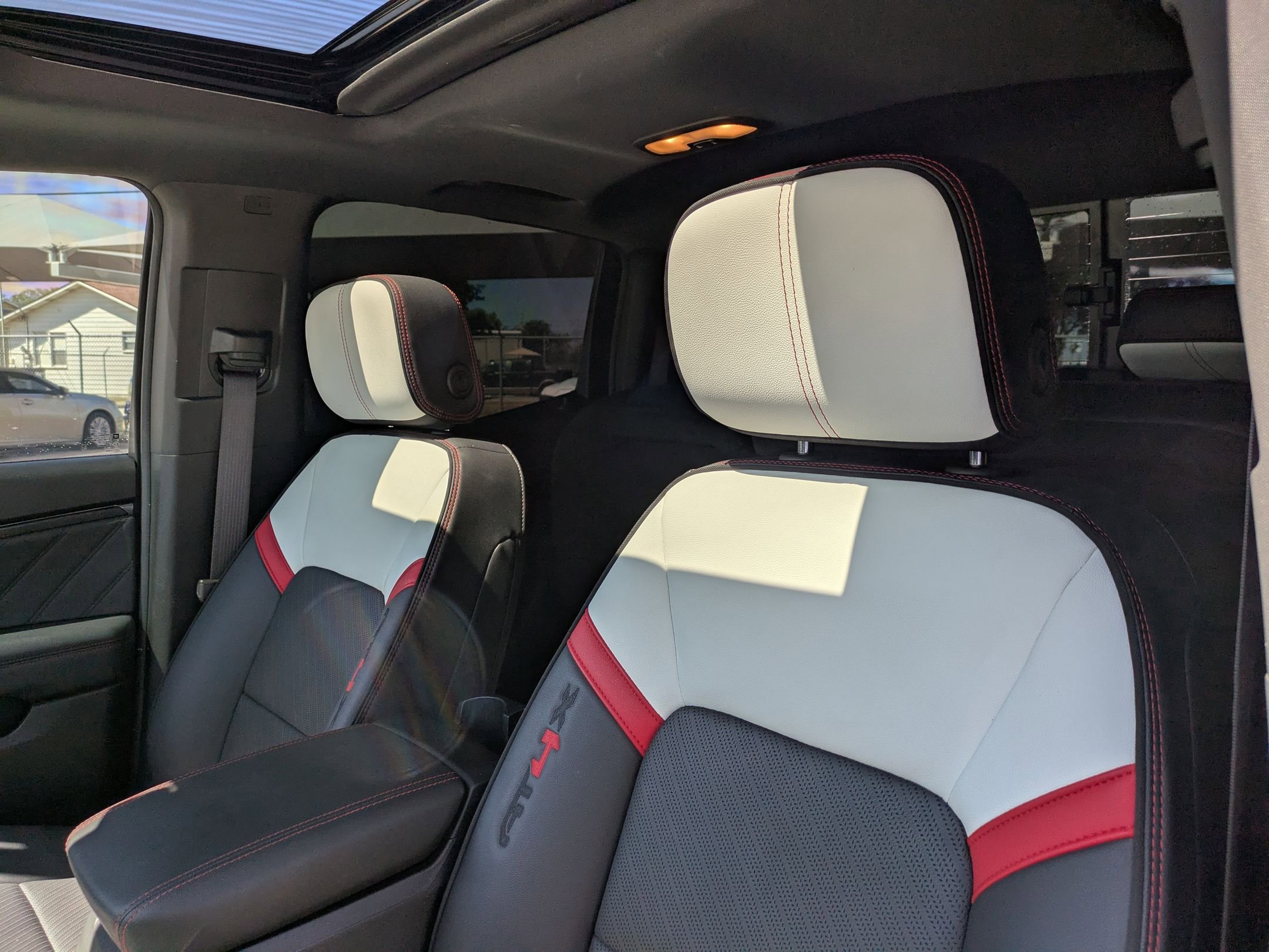 2024 Gmc Canyon AT4X photo 13