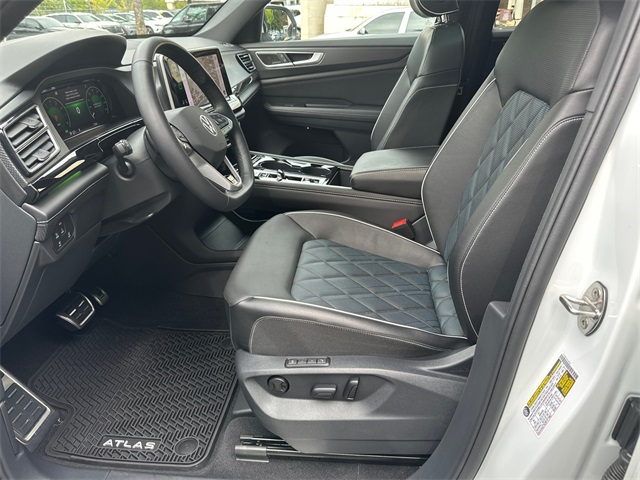 2025 Volkswagen Atlas Cross Sport SEL Premium R-Line photo 9