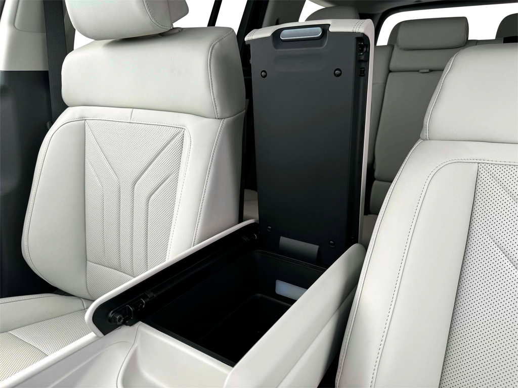 2025 Hyundai Santa Fe SEL photo 17