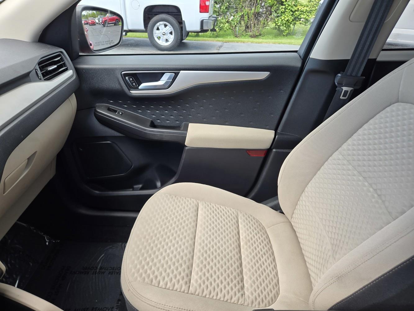 2020 Ford Escape SE photo 13
