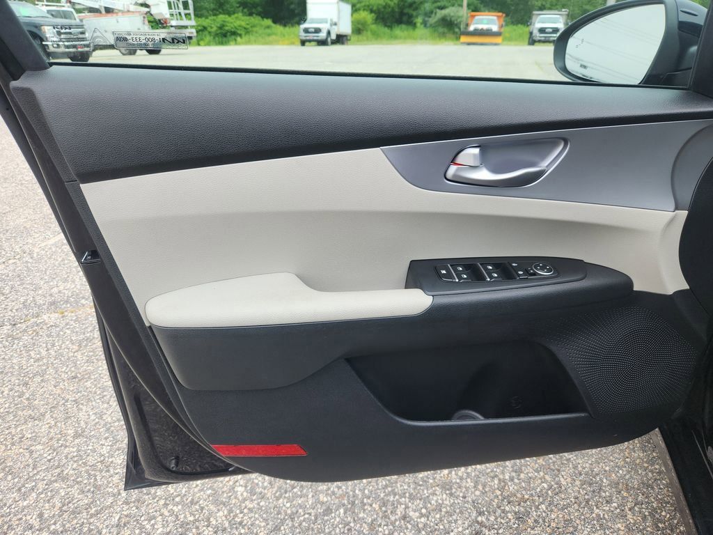 2022 Kia Forte LXS photo 11