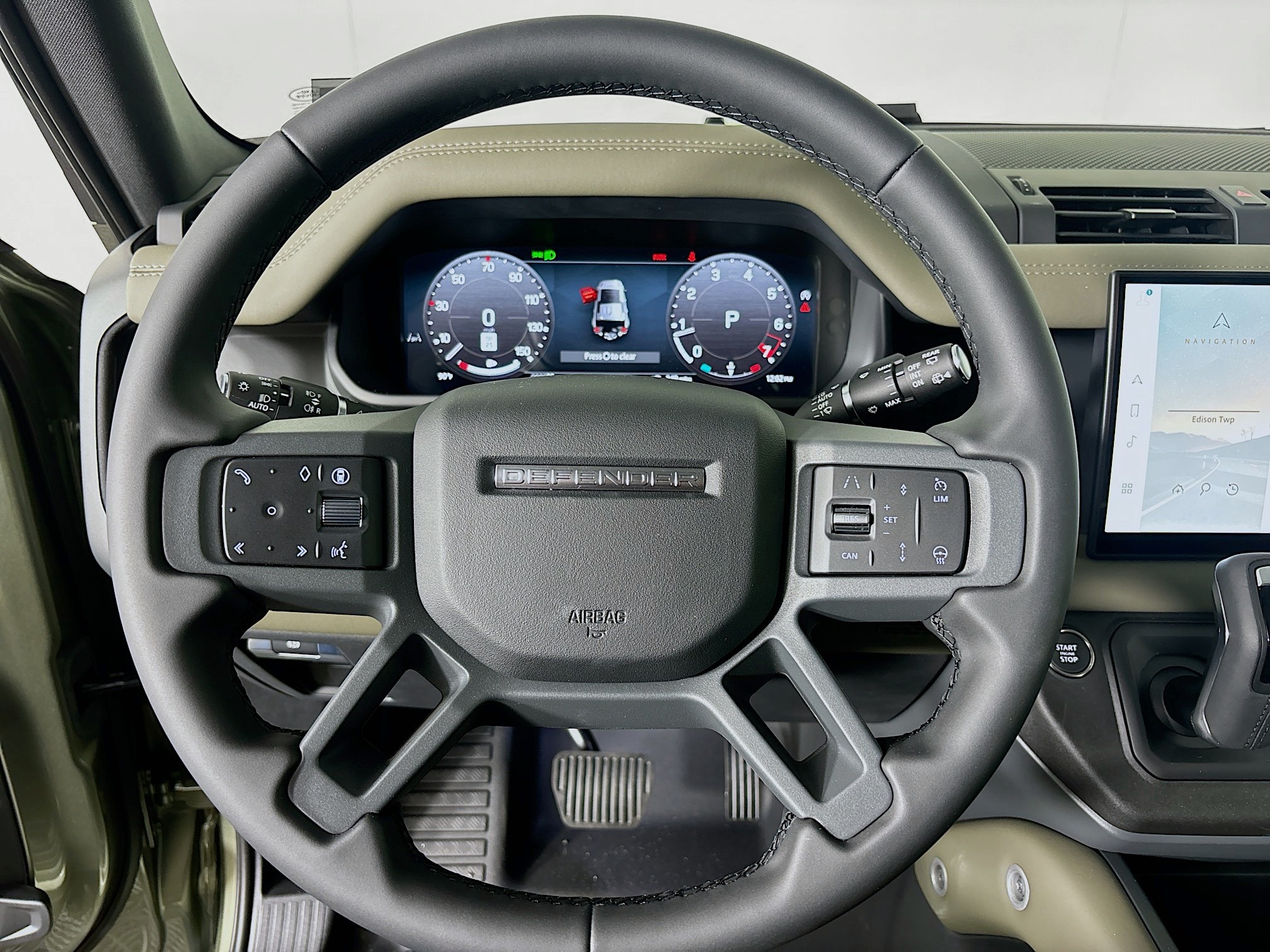 2025 Land Rover Defender 110 S photo 12
