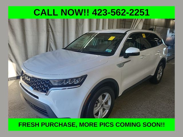 2023 Kia Sorento LX's photo