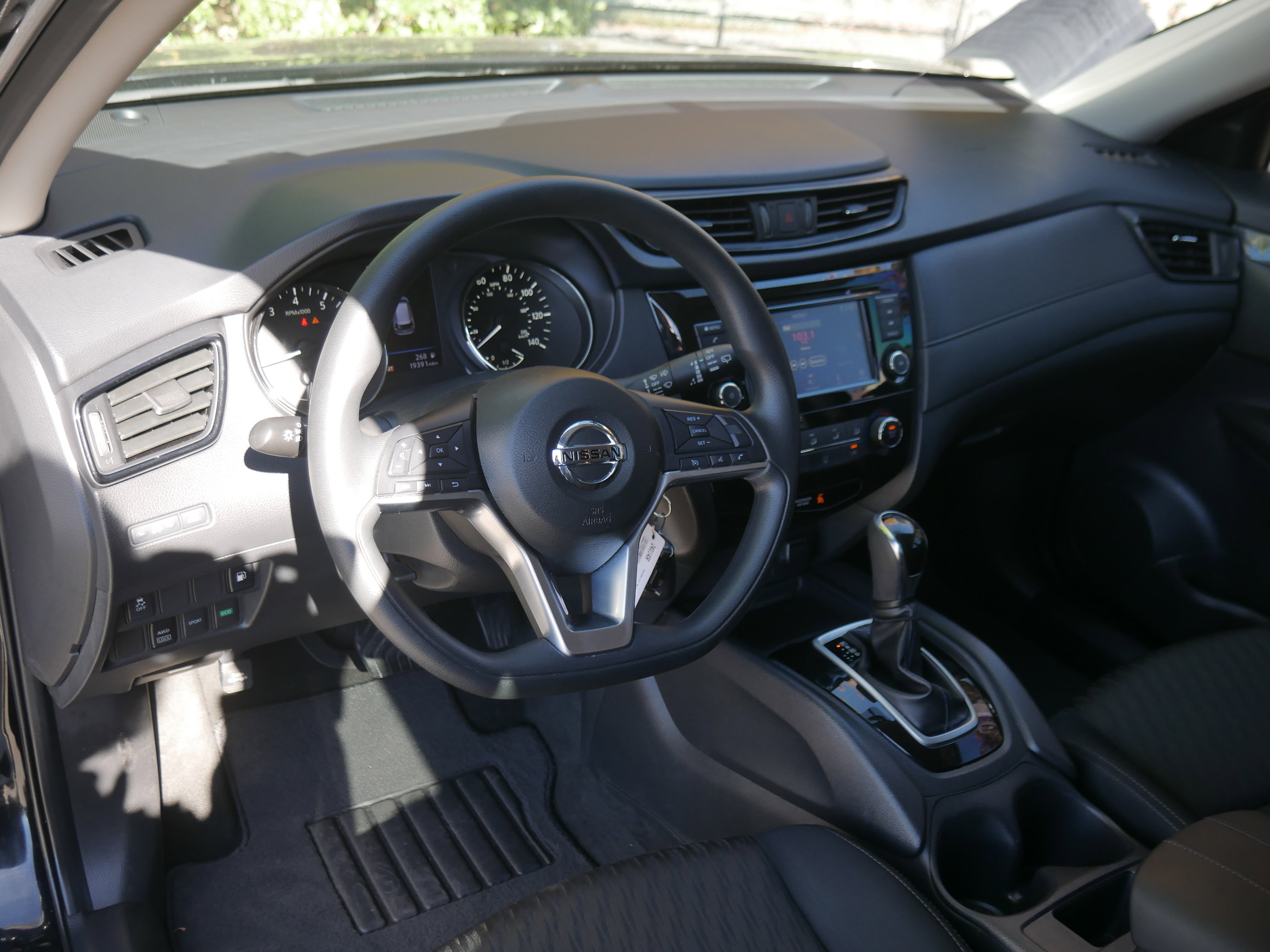 2018 Nissan Rogue S photo 3