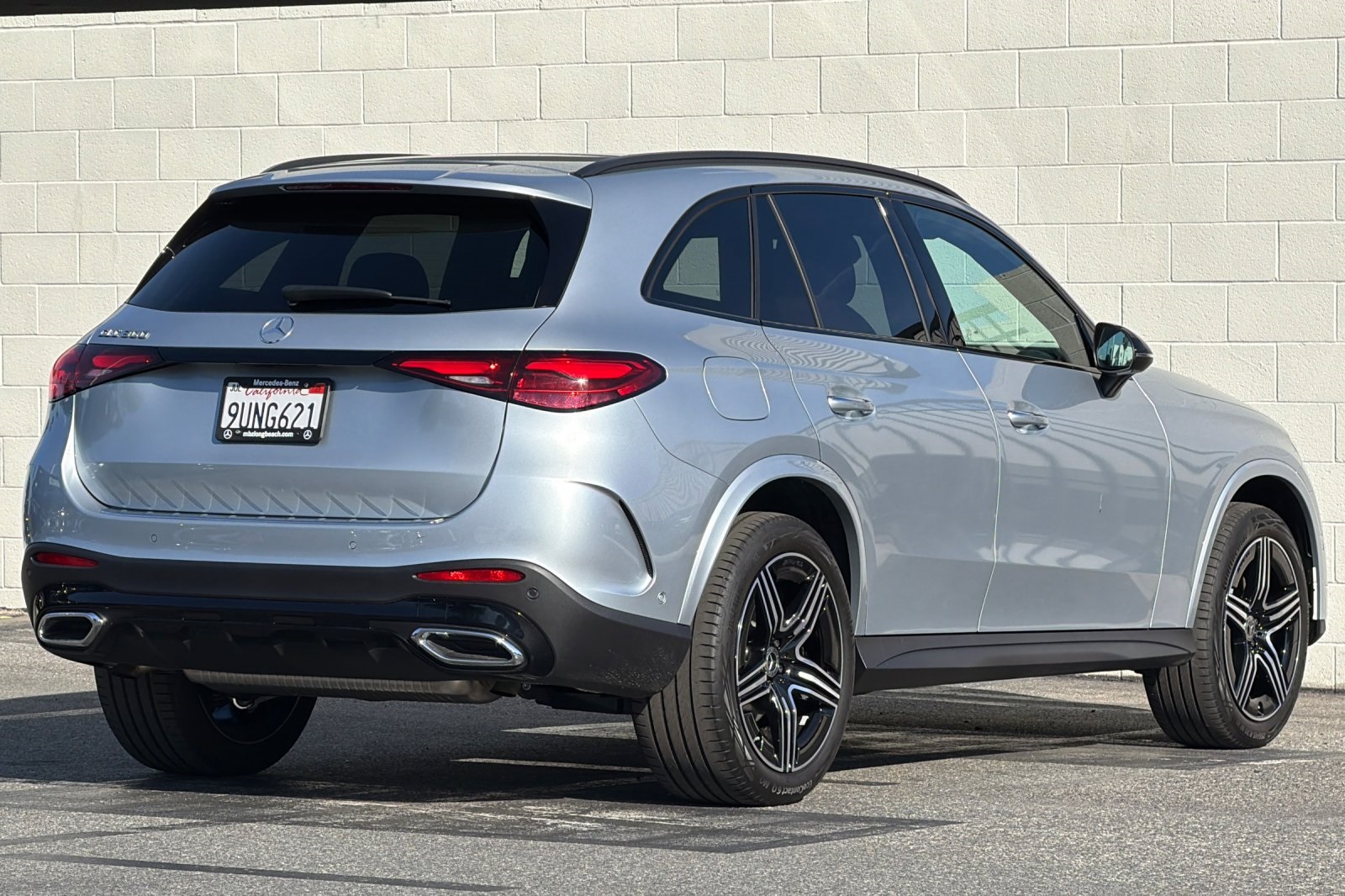 2025 Mercedes Benz GLC 300 photo 3