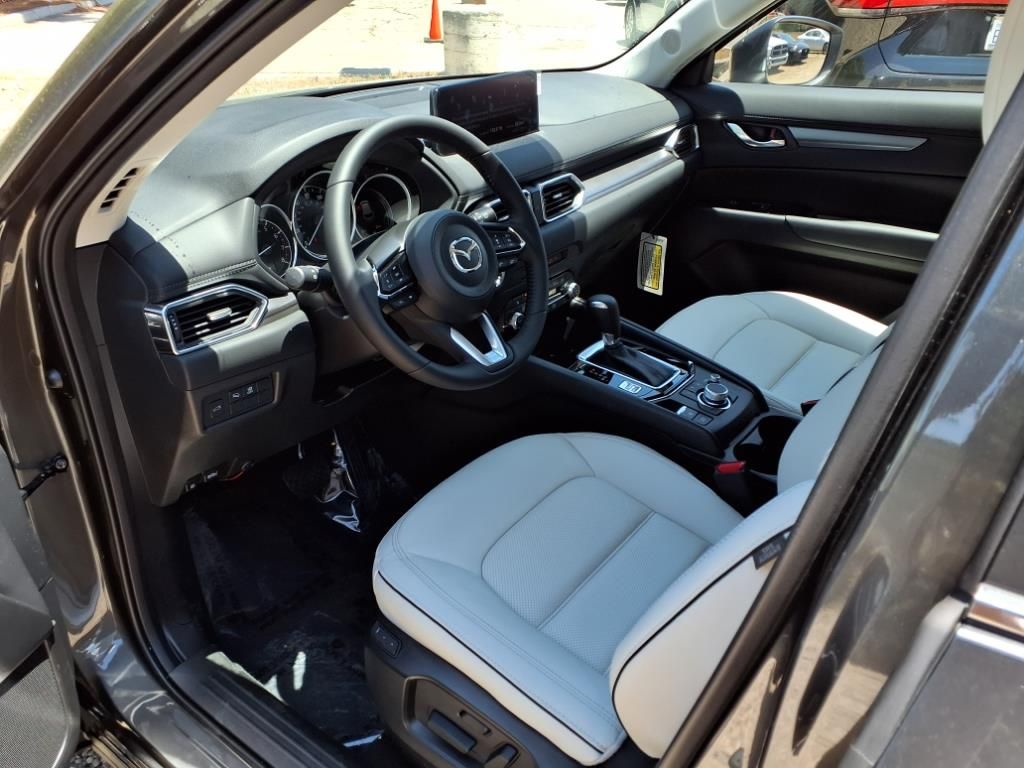 2025 Mazda CX-5 2.5 S Preferred photo 12