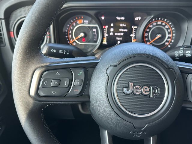2025 Jeep Wrangler Rubicon photo 19