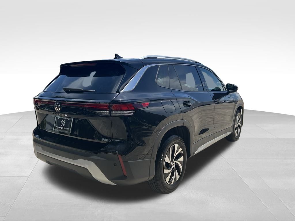 2025 Volkswagen Tiguan S photo 3