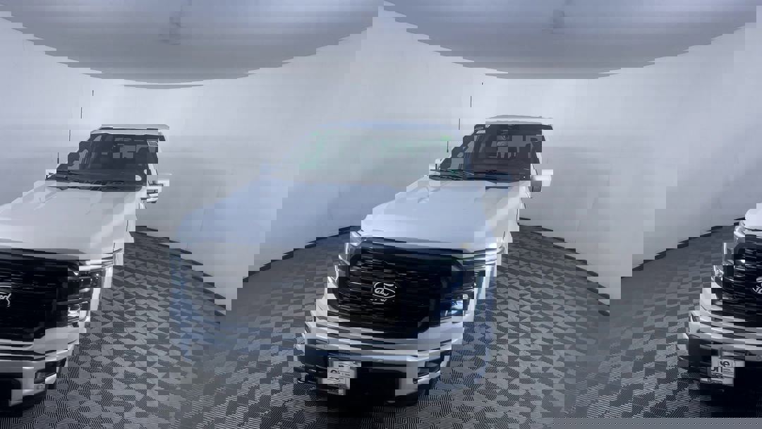 2025 Ford F-150 Lariat photo 2