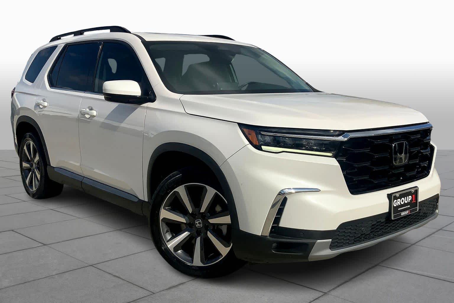 2023 Honda Pilot Touring photo 2