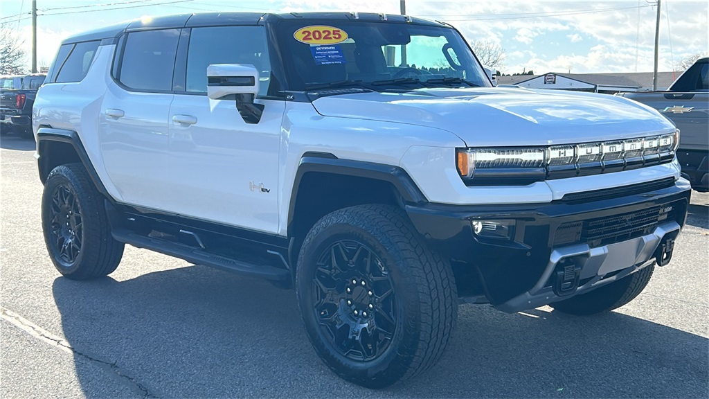 2025 GMC HUMMER EV 2X's photo