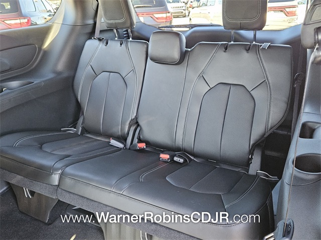 2025 Chrysler Voyager LX photo 8