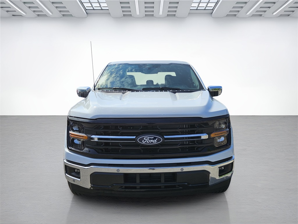 2025 Ford F-150 XLT photo 3