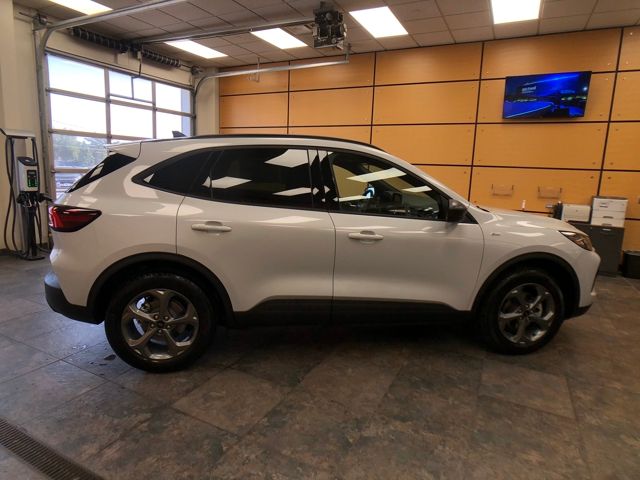 2025 Ford Escape ST-Line photo 9