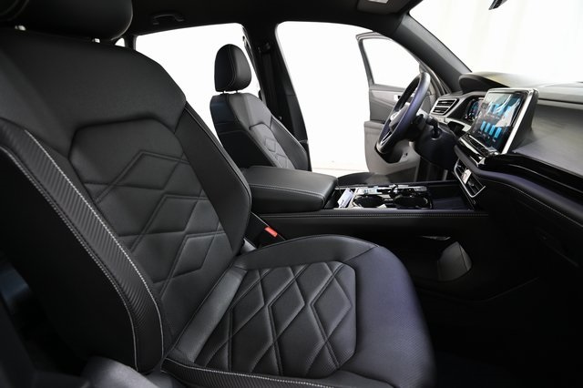 2025 Volkswagen Atlas Cross Sport SE Technology photo 15