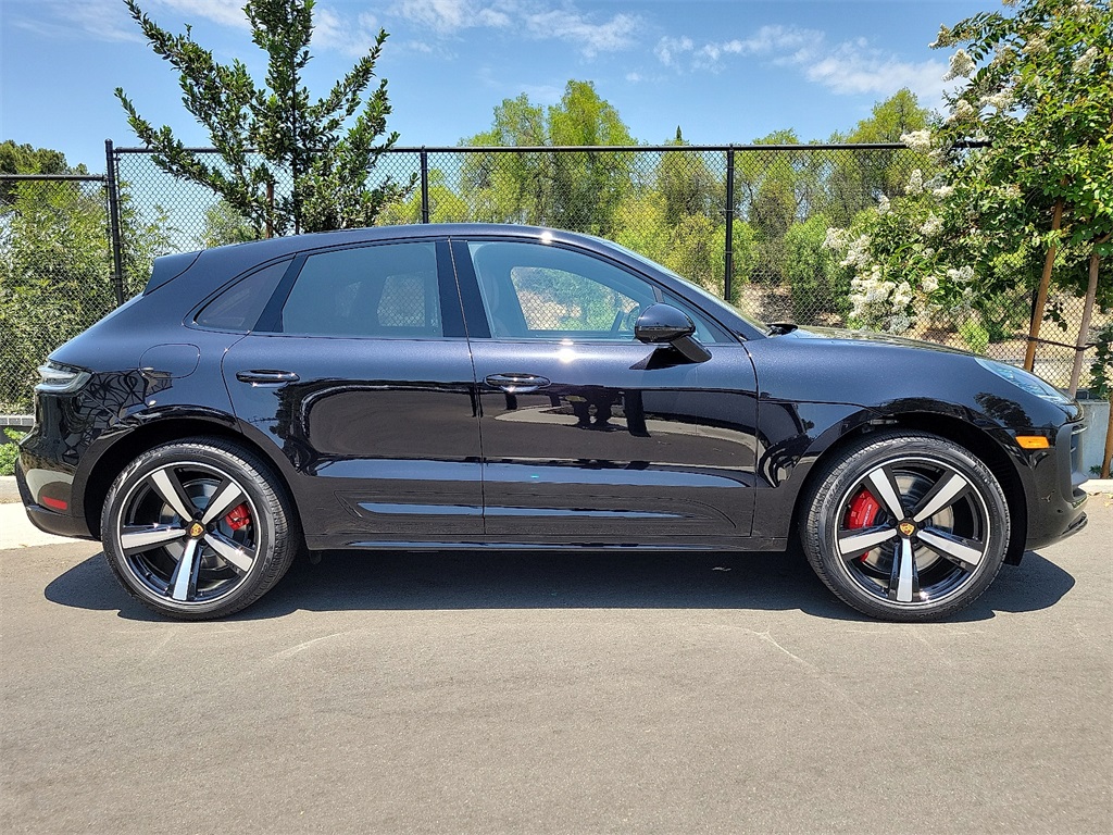 2025 Porsche Macan GTS photo 7