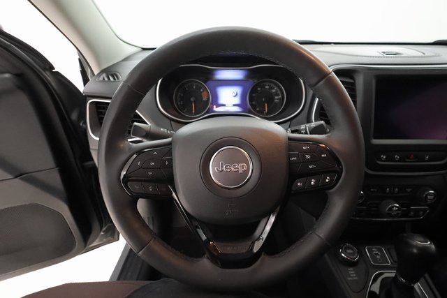 2023 Jeep Cherokee Altitude Lux photo 9