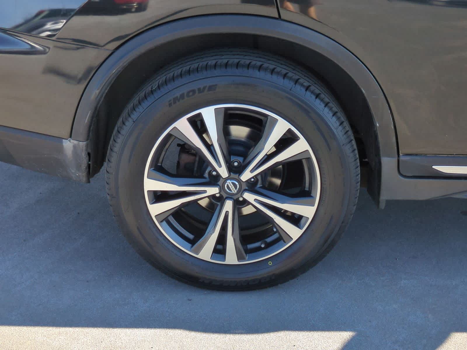 2017 Nissan Rogue SL photo 13