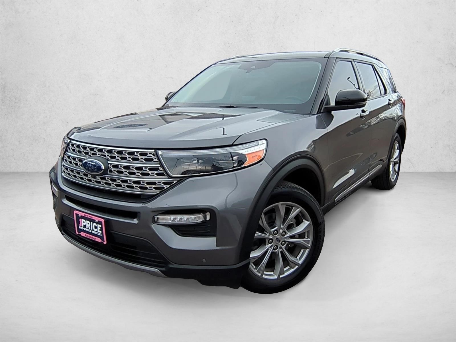 2023 Ford Explorer Limited's photo
