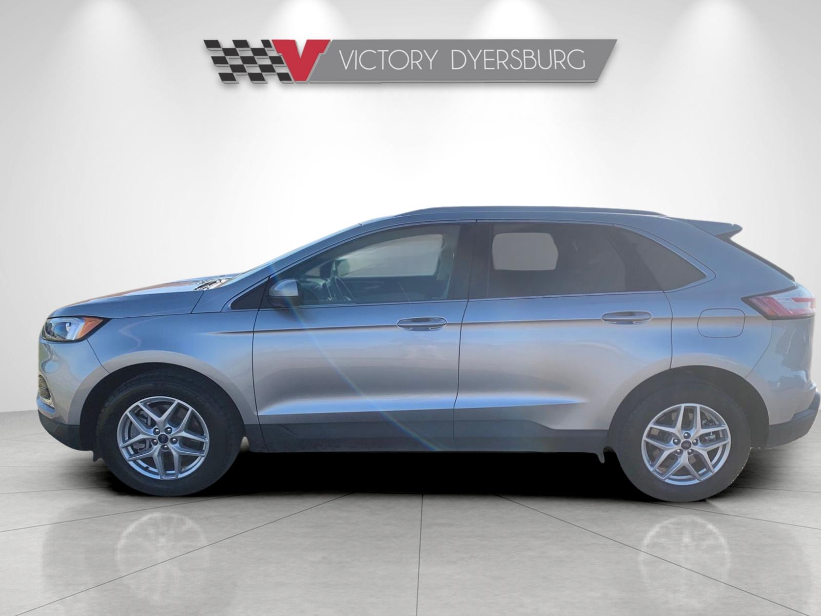 2022 Ford Edge SEL photo 3