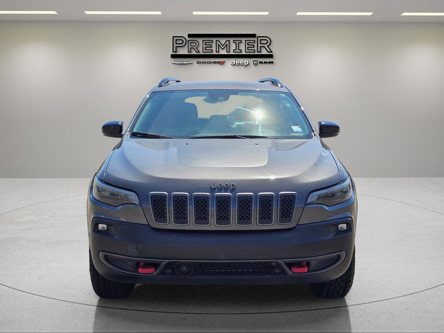2022 Jeep Cherokee Trailhawk photo 2