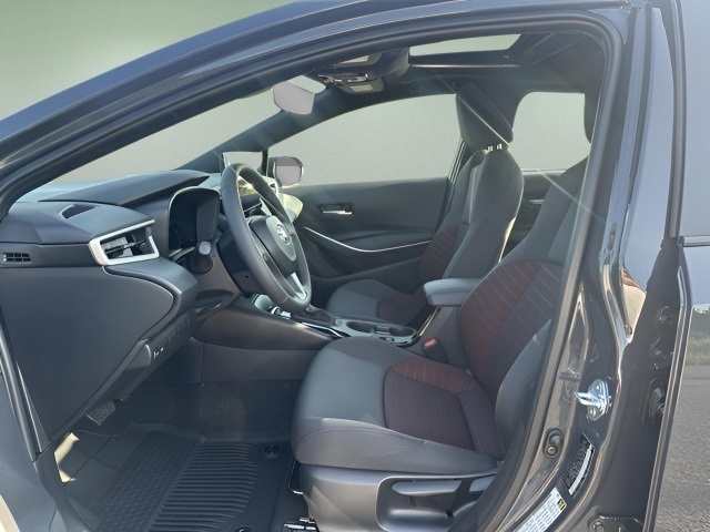 2025 Toyota Corolla SE photo 3