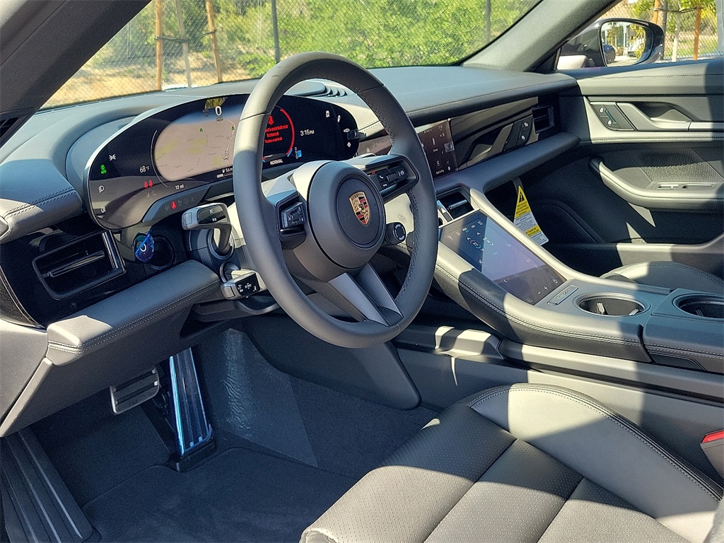 2025 Porsche Taycan S photo 4