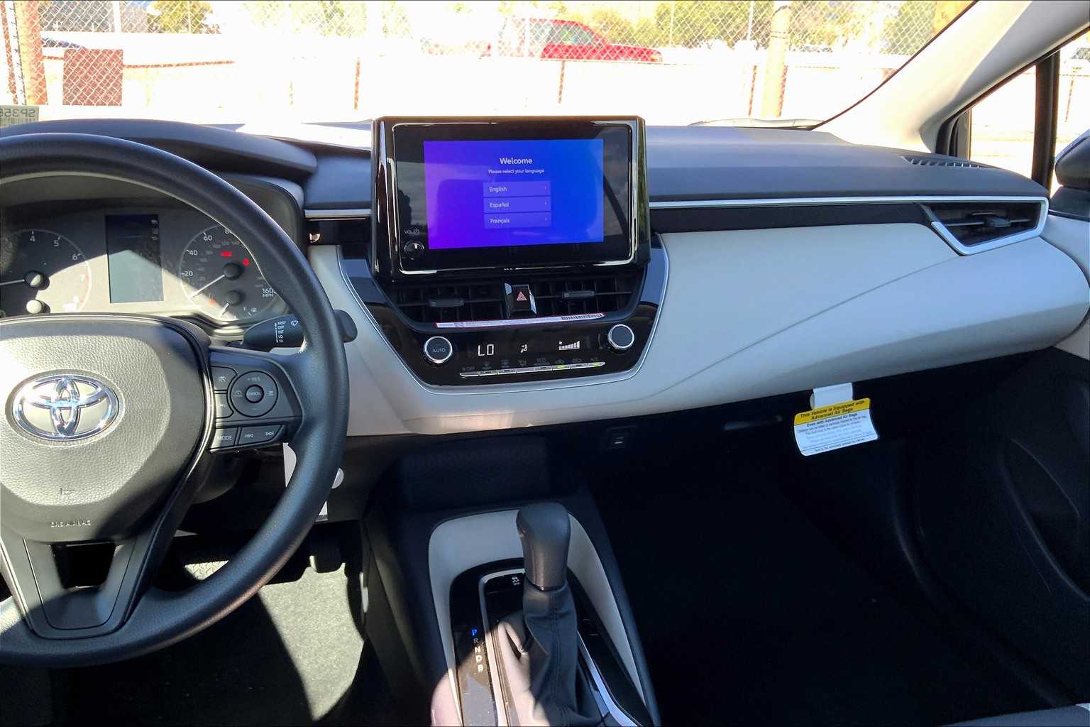 2025 Toyota Corolla LE photo 6