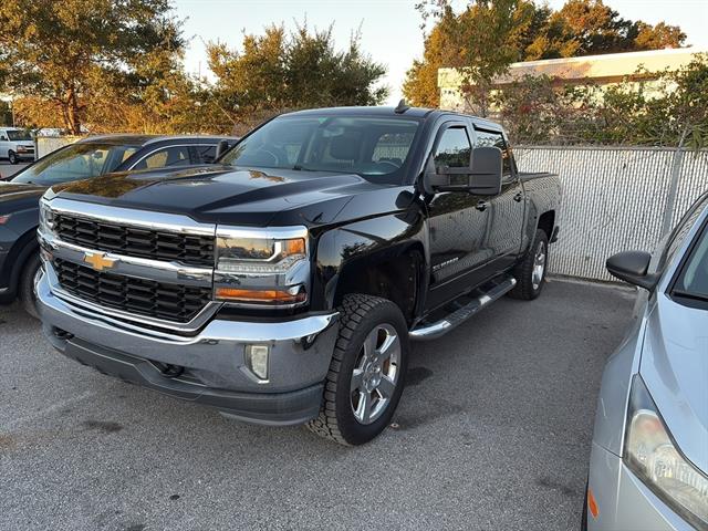 2017 Chevrolet Silverado 1500 LT photo 3