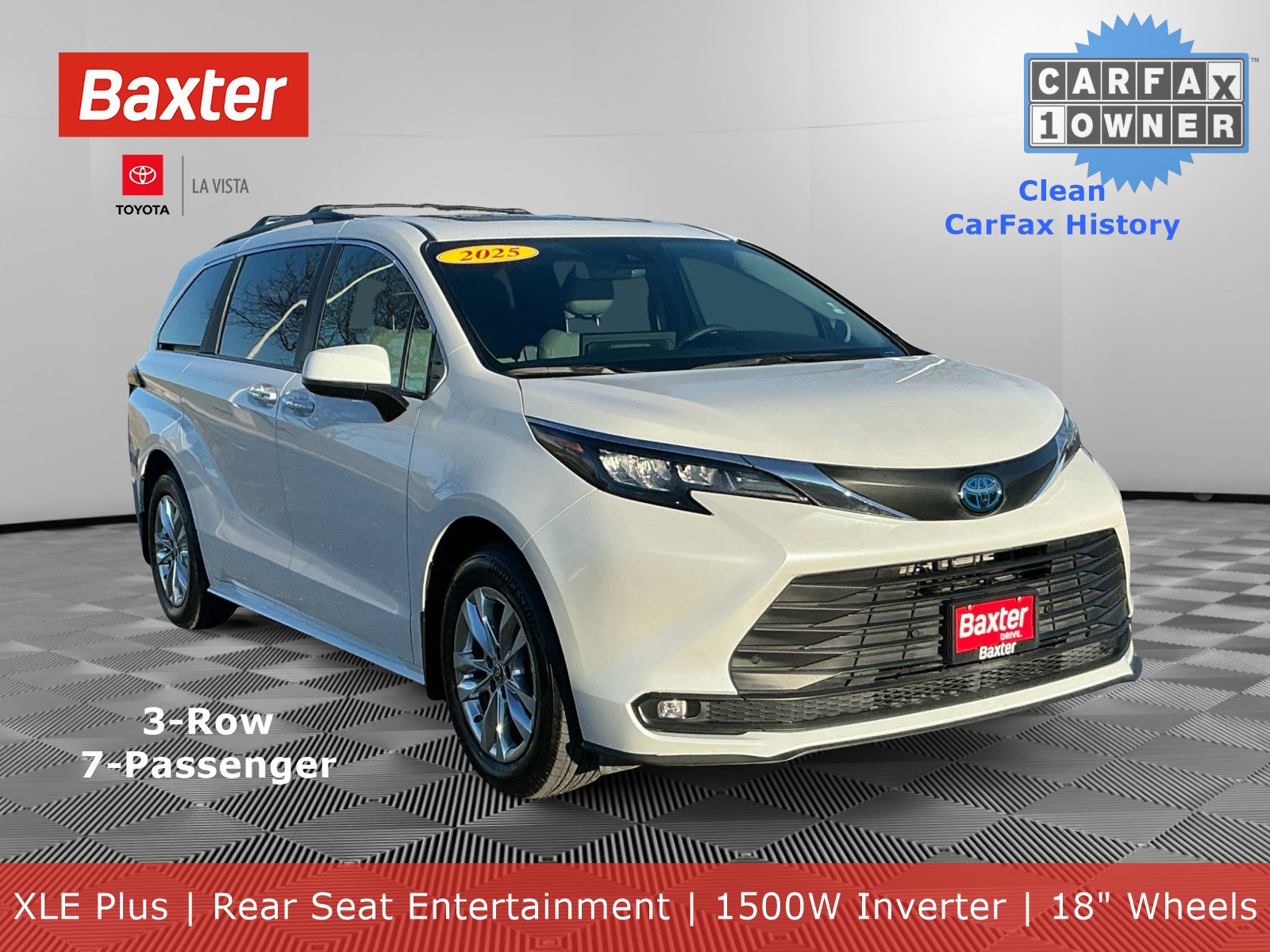 2025 Toyota Sienna XLE's photo