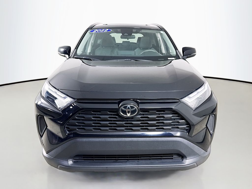 2022 Toyota RAV4 XLE photo 4