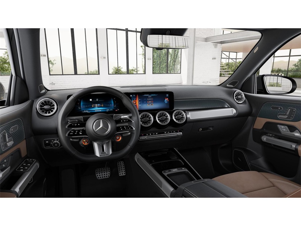 2025 Mercedes Benz GLB 35 AMG 4MATIC photo 3