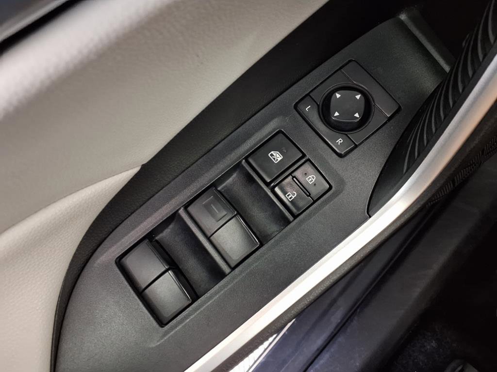 2021 Toyota RAV4 XLE photo 16