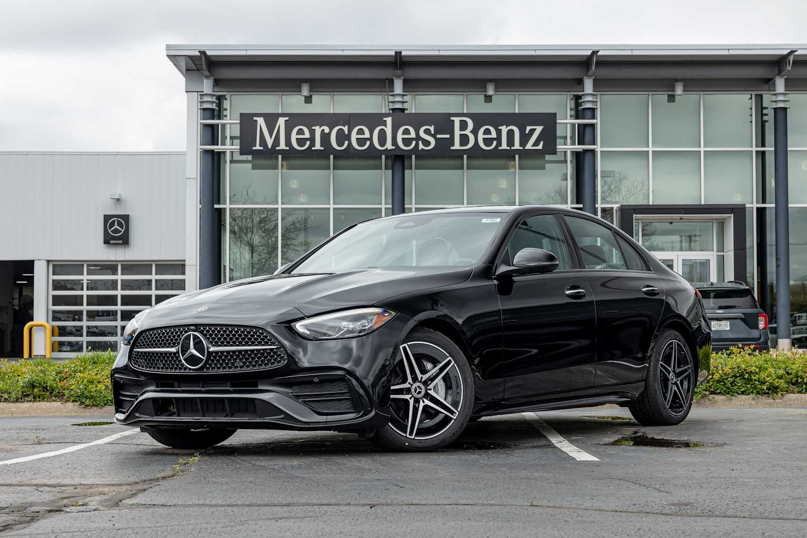 2025 Mercedes-Benz C-Class Sedan C 300's photo