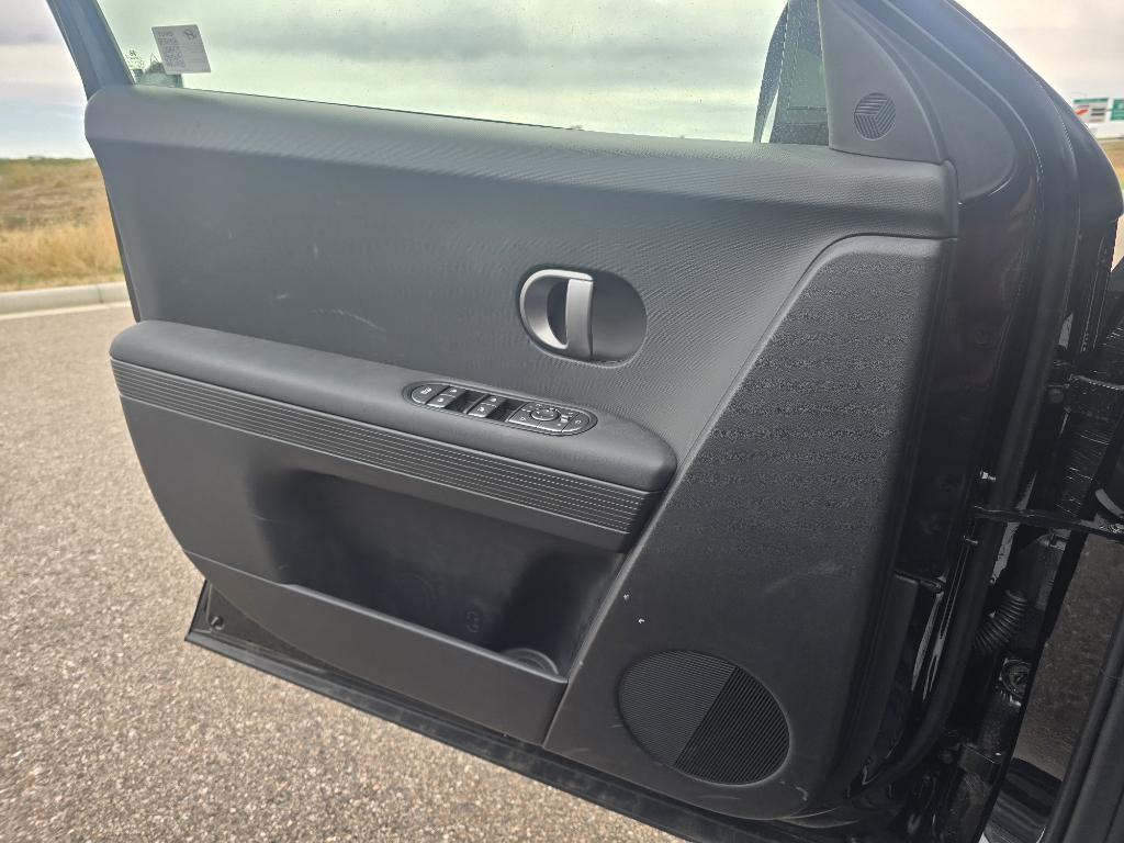 2025 Hyundai Ioniq 5 SEL photo 15