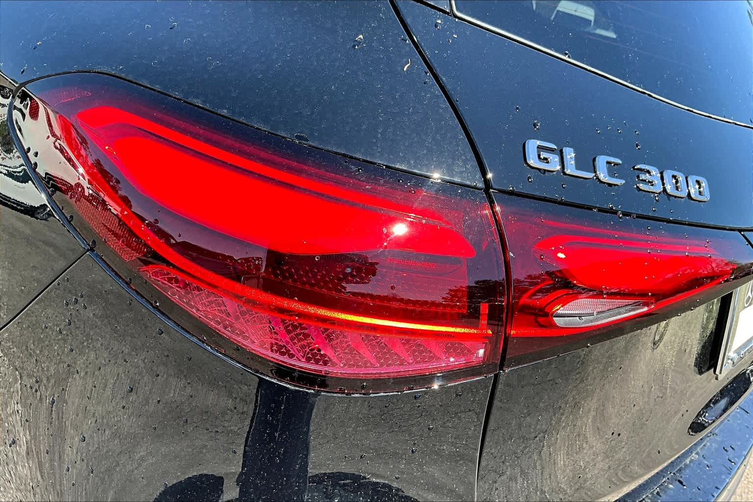 2025 Mercedes Benz GLC 300 photo 14