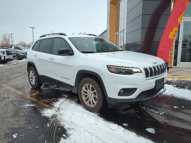 2022 Jeep Cherokee Latitude Lux photo 2