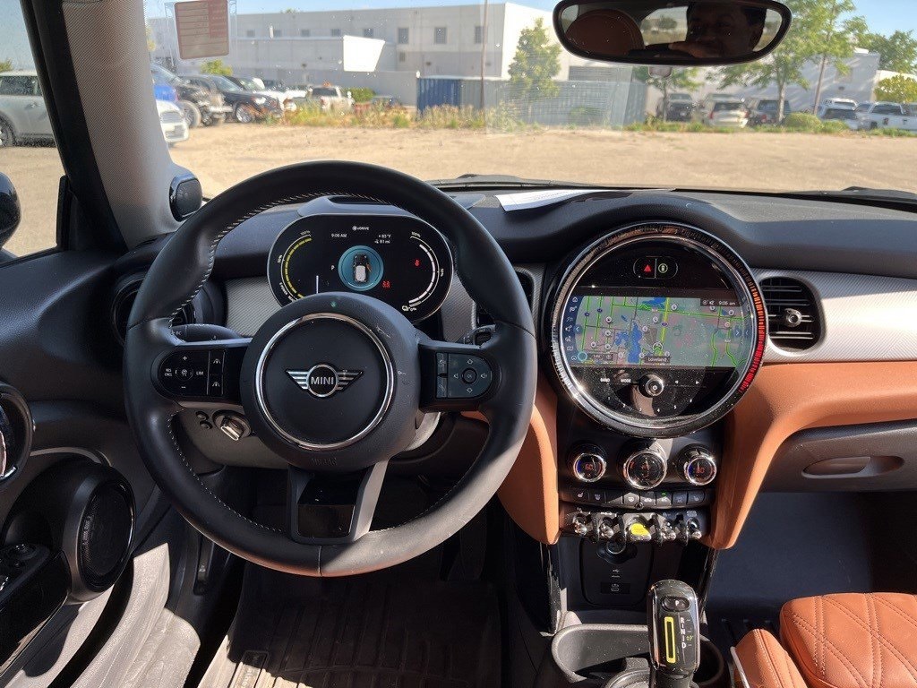 2024 Mini Cooper 2 Door Hardtop SE photo 11