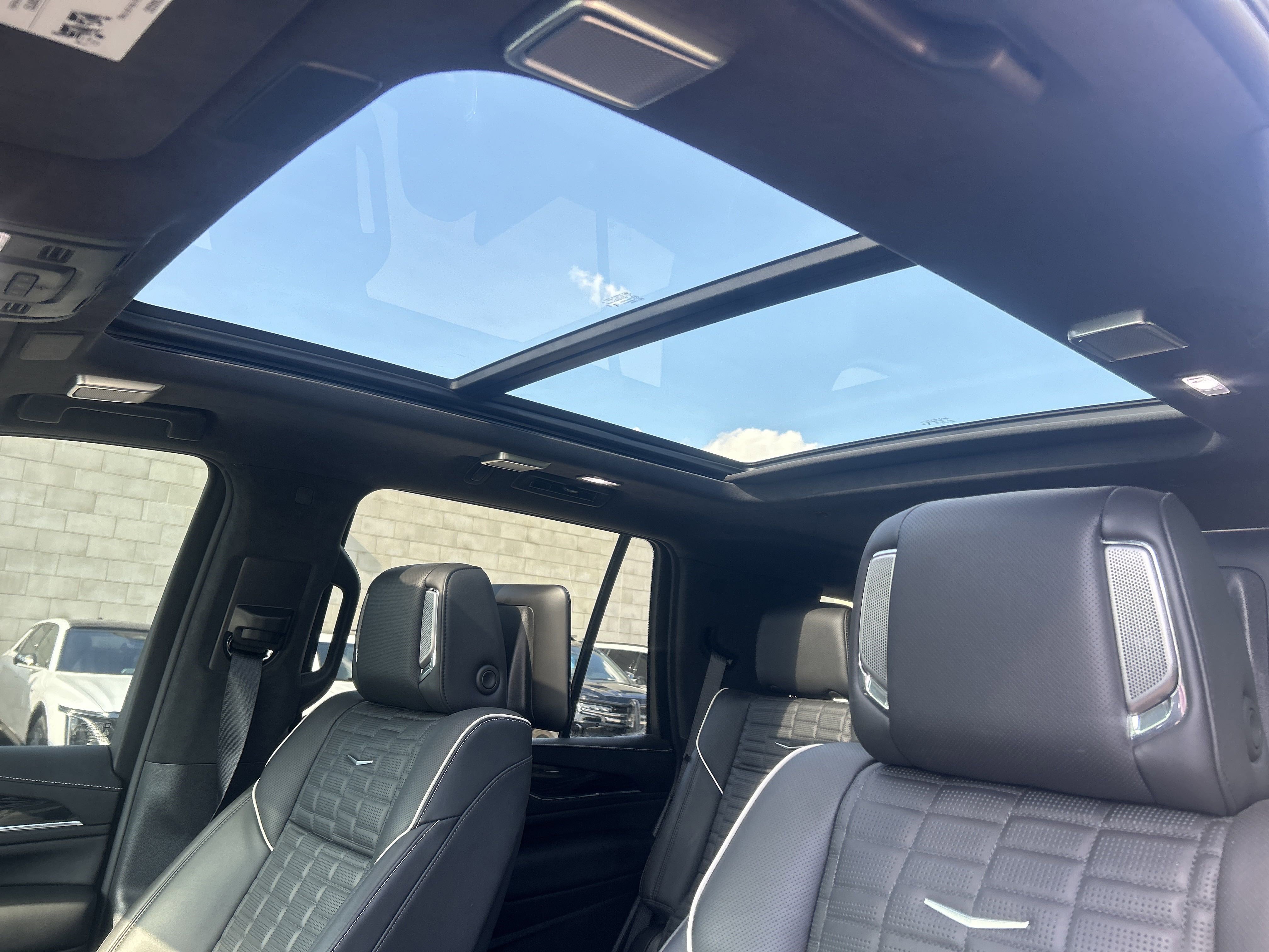 2024 Cadillac Escalade V-Series photo 10