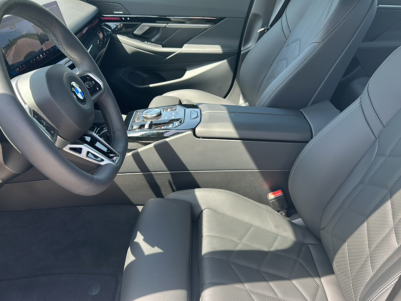 New 2025 Brooklyn Grey Metallic BMW i image 8