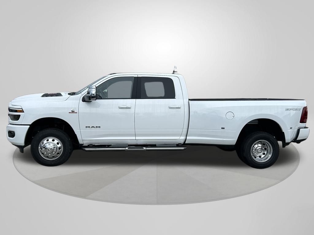 2025 Ram 3500 Laramie photo 4
