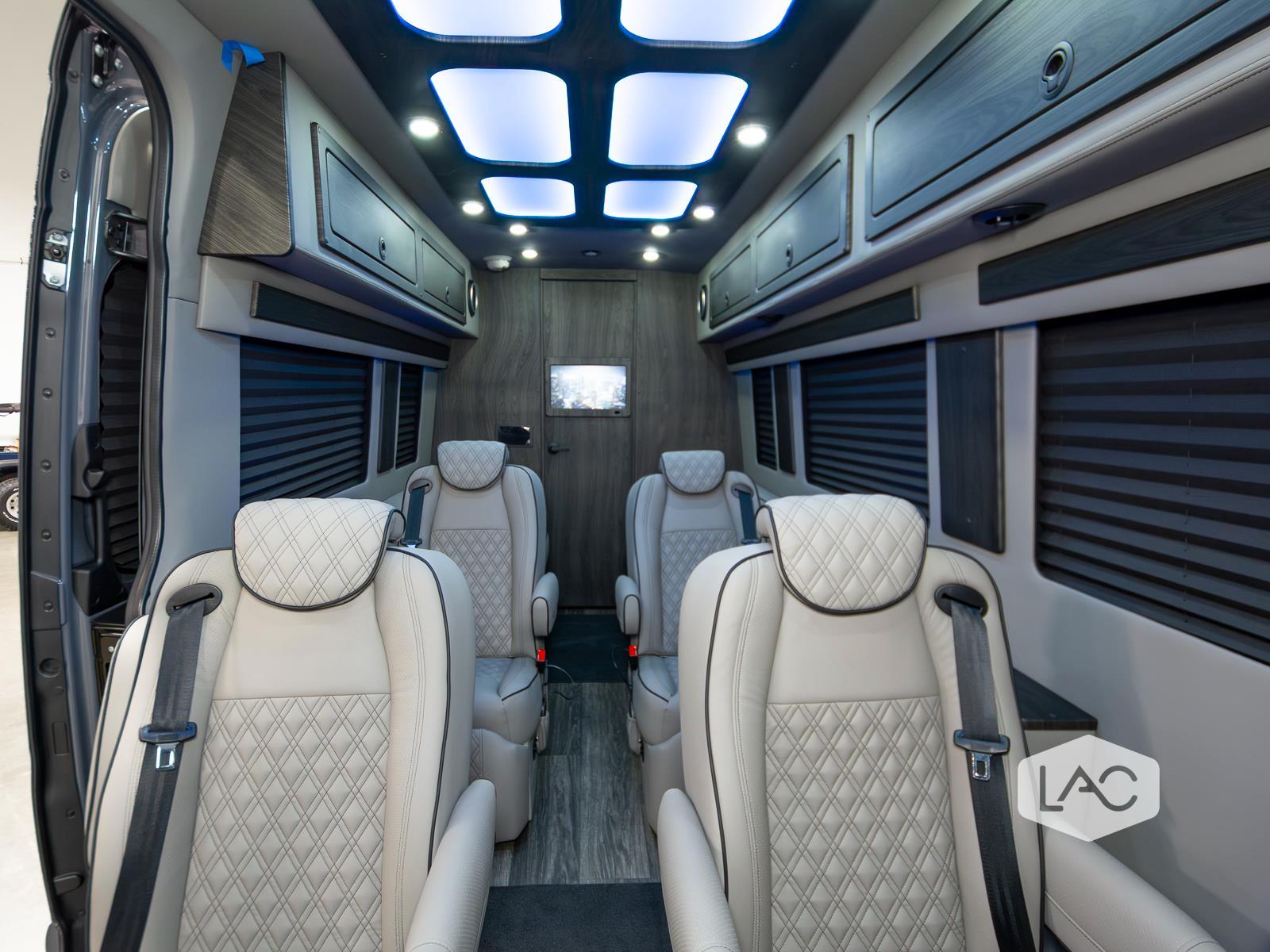2025 Mercedes Benz Sprinter 3500 photo 3