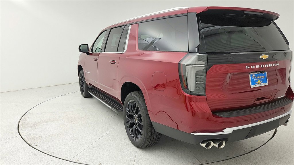 2025 Chevrolet Suburban Premier photo 4
