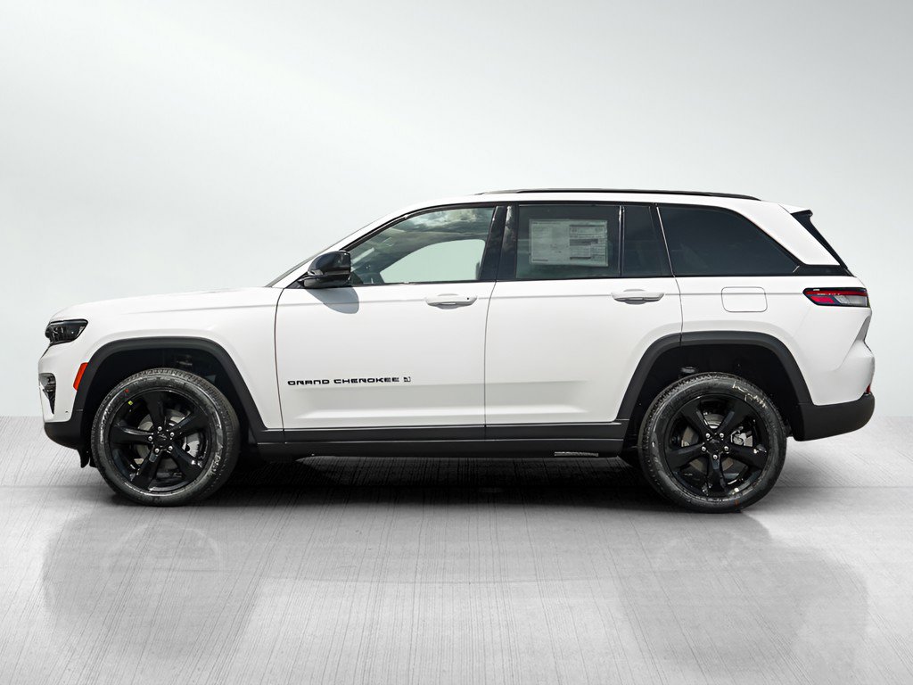 2025 Jeep Grand Cherokee Limited photo 3