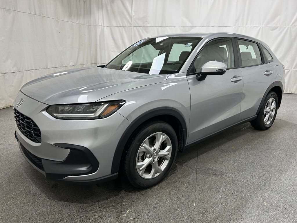 2025 Honda HR-V LX photo 3